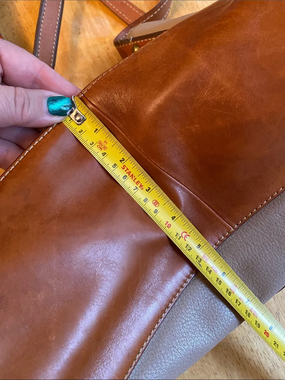 ! Fossil Leather tote 16(13)x10x5”